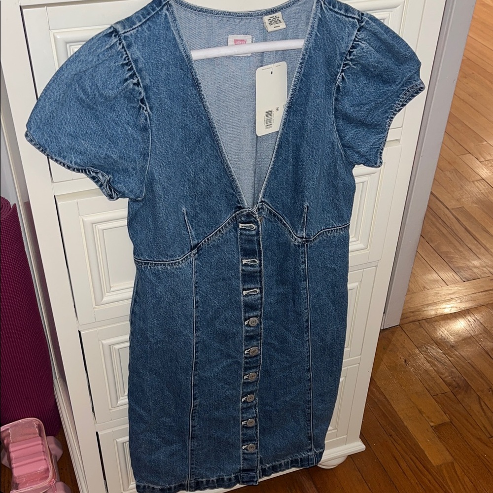 NWT Levi’s denim short sleeve dress